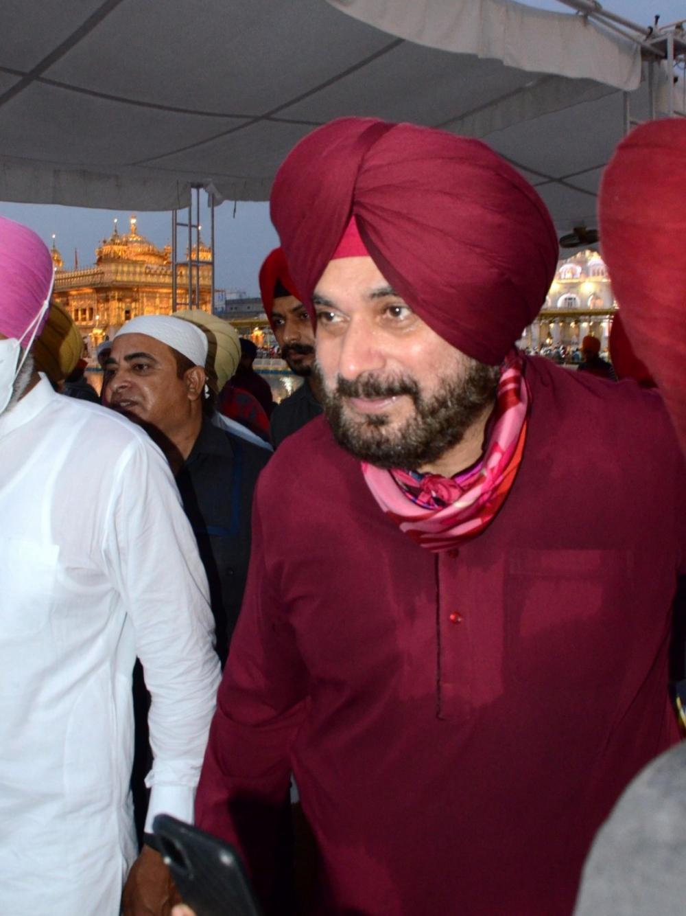 The Weekend Leader - Report on drugs to see light of day after over 2 yrs delay: Sidhu